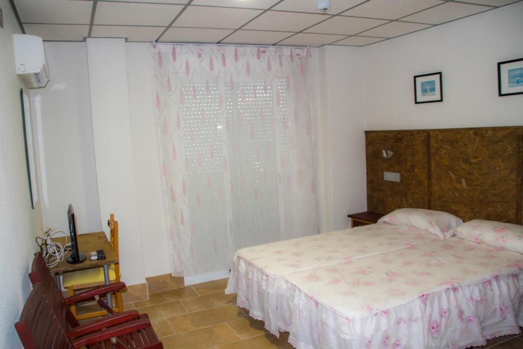 Pension Trinidad Hotell Guardamar del Segura Rum bild